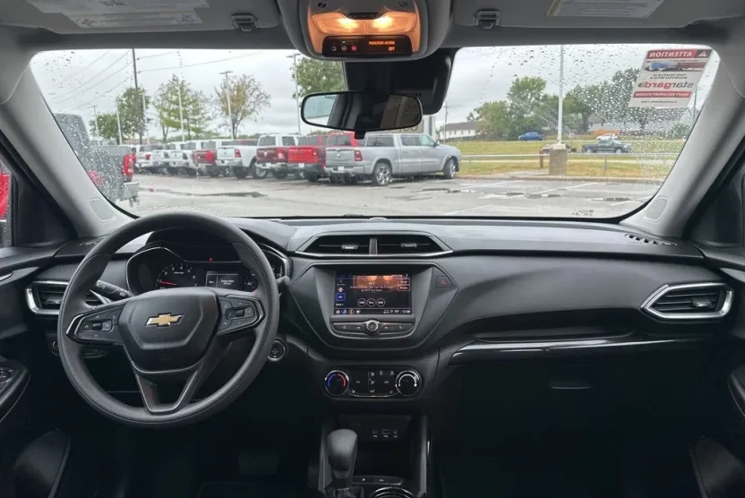2023 Chevrolet Trailblazer LT photo 1