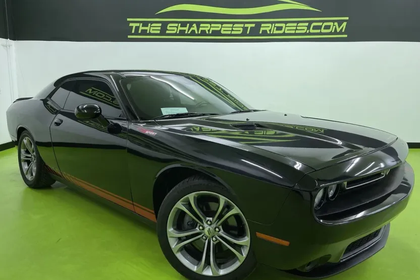 2020 Dodge Challenger R/T photo 1