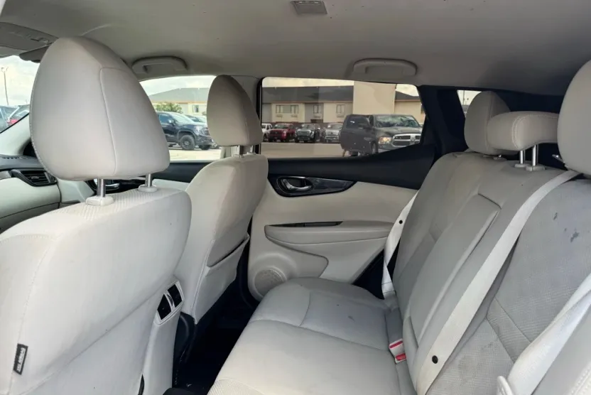 2018 Nissan Rogue Sport SV photo 1