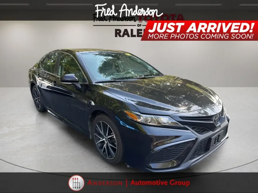 2024 Toyota Camry SE photo 1