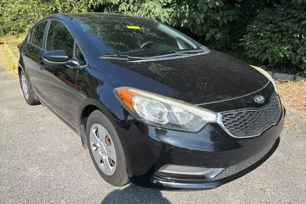 2016 Kia Forte LX photo 1