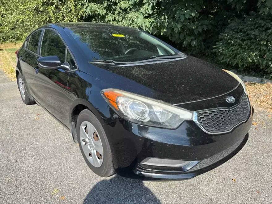 2016 Kia Forte LX photo 1