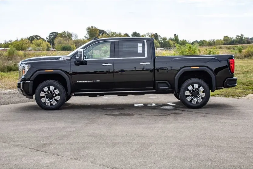 2026 Gmc Sierra 2500 Denali photo 1