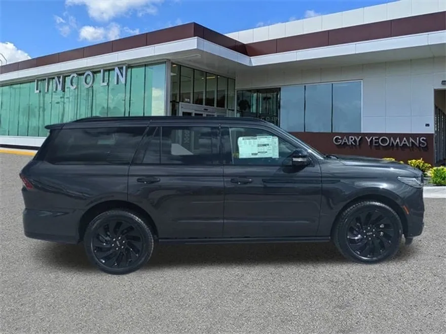 2025 Lincoln Navigator Reserve photo 1