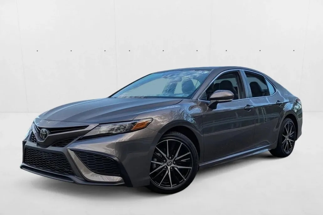 2024 Toyota Camry SE photo 1