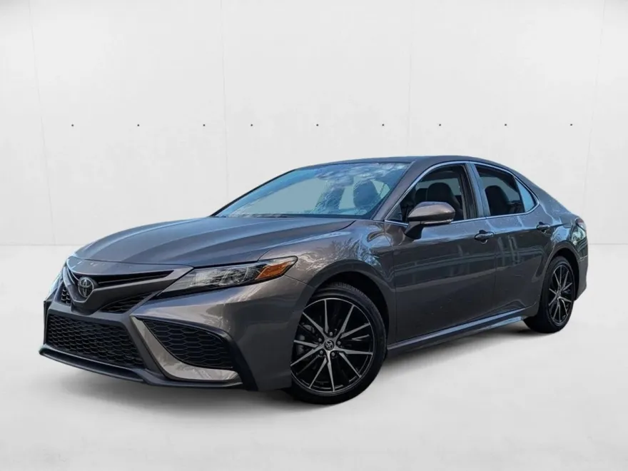 2024 Toyota Camry SE photo 1