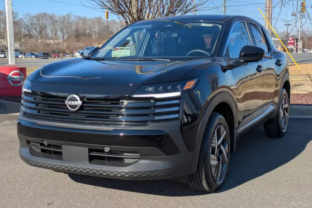 2025 Nissan Kicks SV photo 1