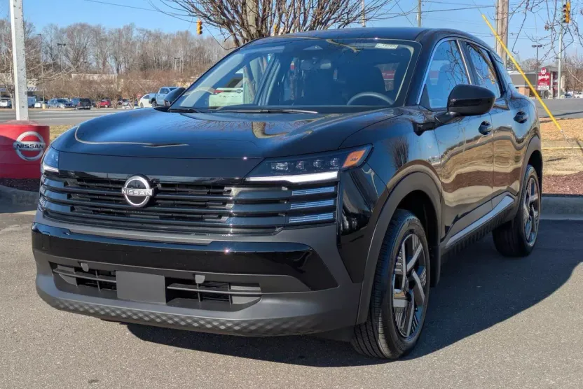 2025 Nissan Kicks SV photo 1
