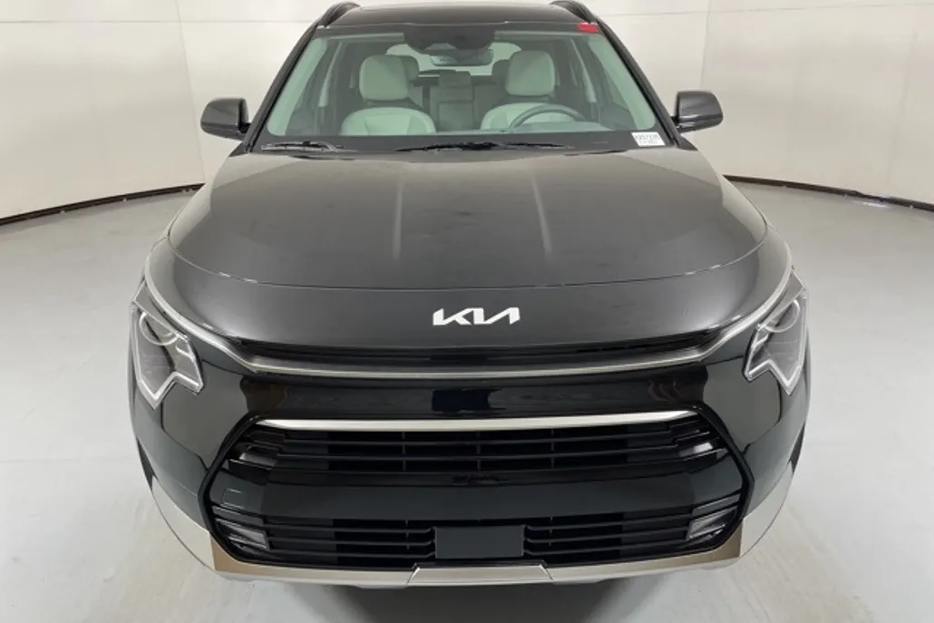 2025 Kia Niro EX Touring photo 1