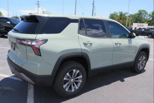 2026 Chevrolet Equinox LT photo 1