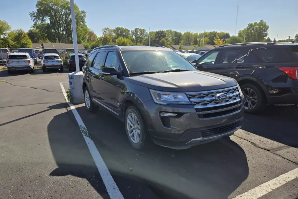 2018 Ford Explorer XLT photo 1