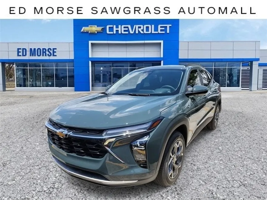 2025 Chevrolet Trax LT photo 1