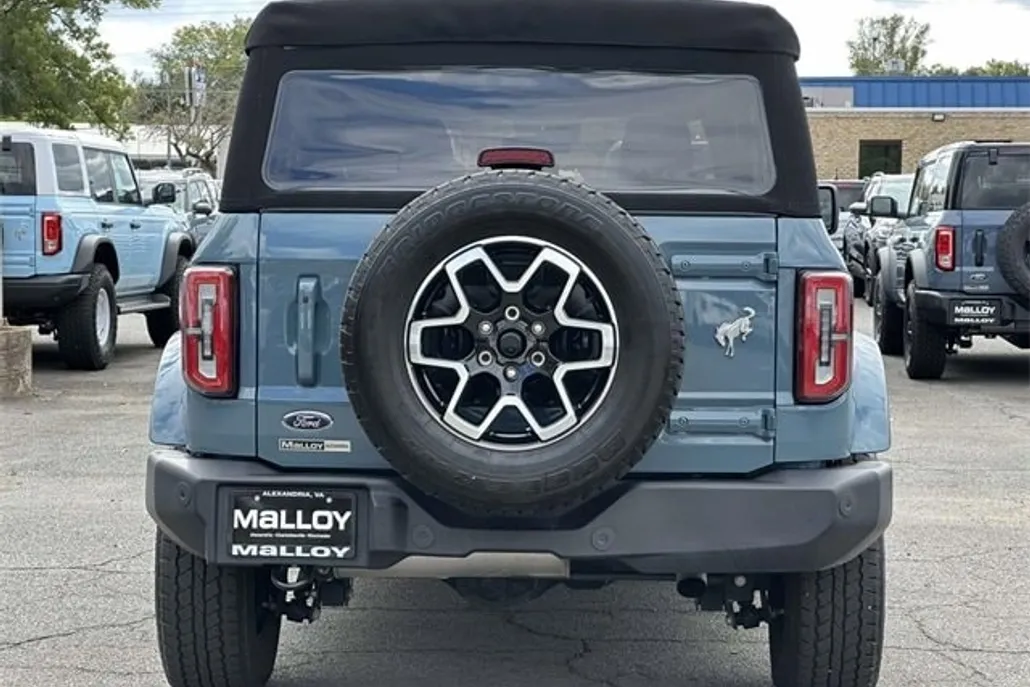 2021 Ford Bronco Outer Banks photo 1