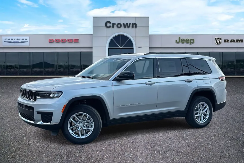 2025 Jeep Grand Cherokee Laredo photo 1