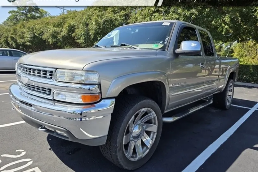 2002 Chevrolet Silverado 1500 LT photo 1