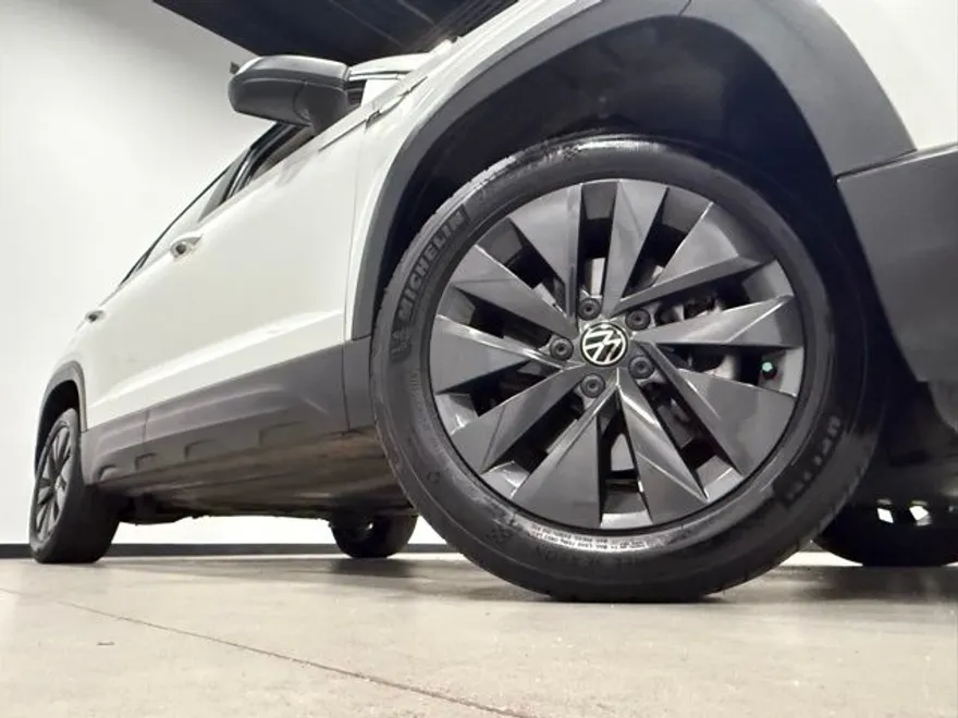 2022 Volkswagen Taos S photo 1
