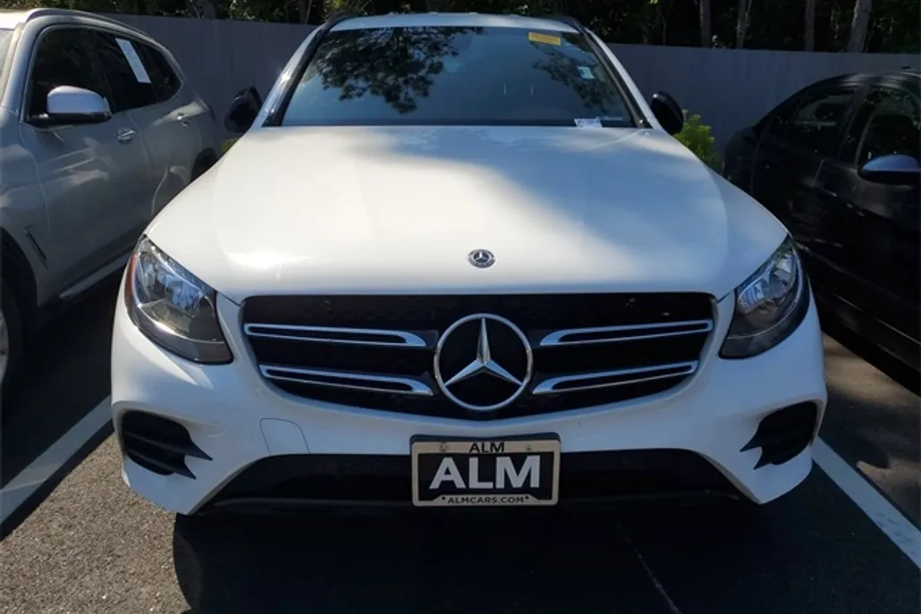 2019 Mercedes Benz GLC 300 photo 1