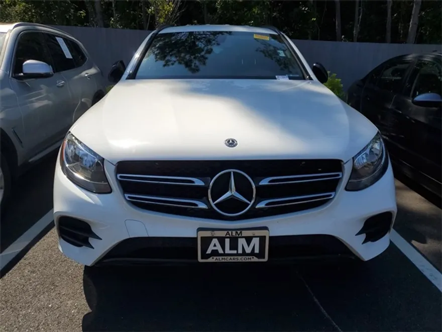 2019 Mercedes Benz GLC 300 photo 1