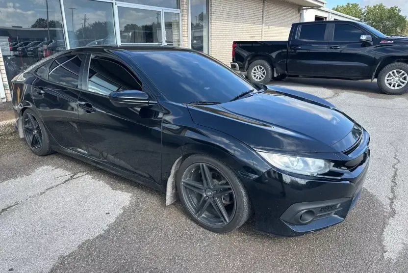 2018 Honda Civic LX photo 1