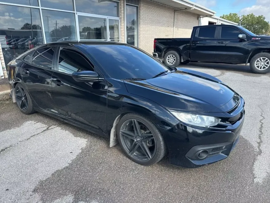 2018 Honda Civic LX photo 1