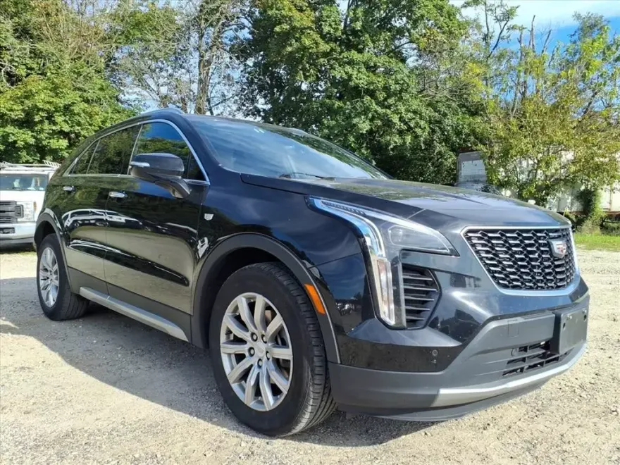 2023 Cadillac XT4 Premium Luxury photo 1
