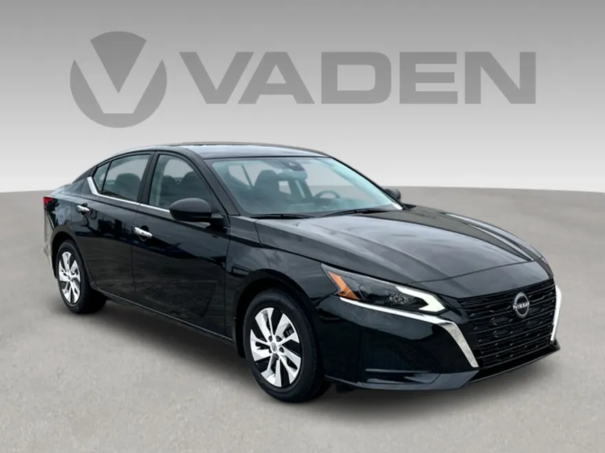 2025 Nissan Altima S photo 1
