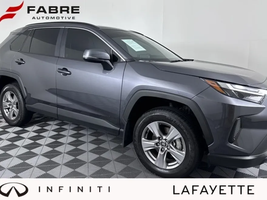 2025 Toyota RAV4 XLE photo 1
