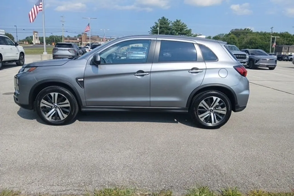 2025 Mitsubishi Outlander Sport S photo 1