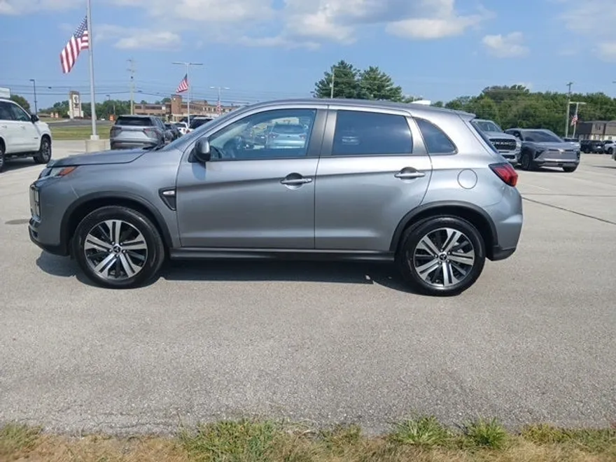 2025 Mitsubishi Outlander Sport S photo 1