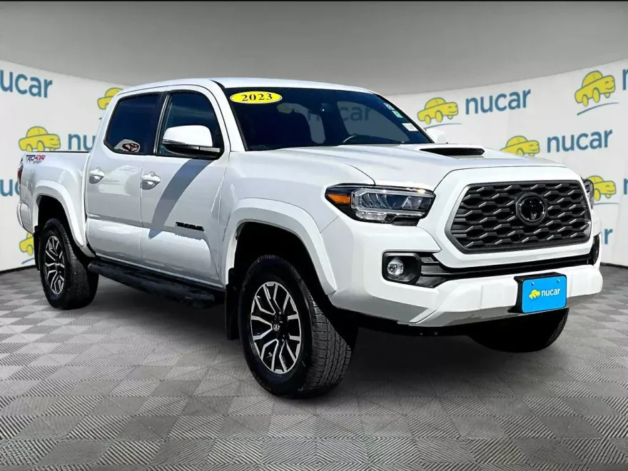 2023 Toyota Tacoma TRD Sport photo 1