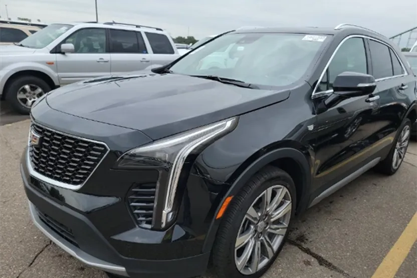 2023 Cadillac XT4 Premium Luxury photo 1