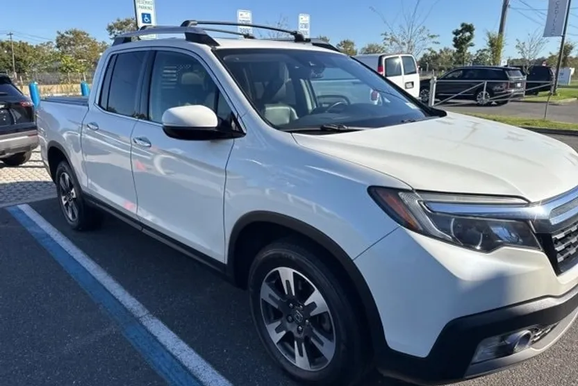 2019 Honda Ridgeline RTL-E photo 1