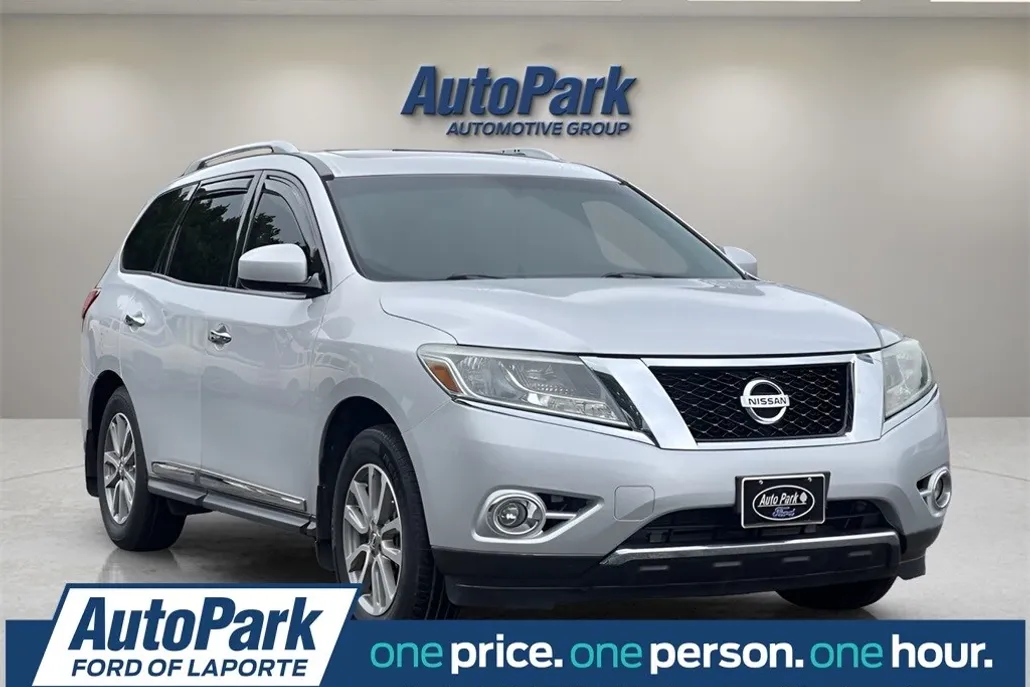 2013 Nissan Pathfinder SL photo 1