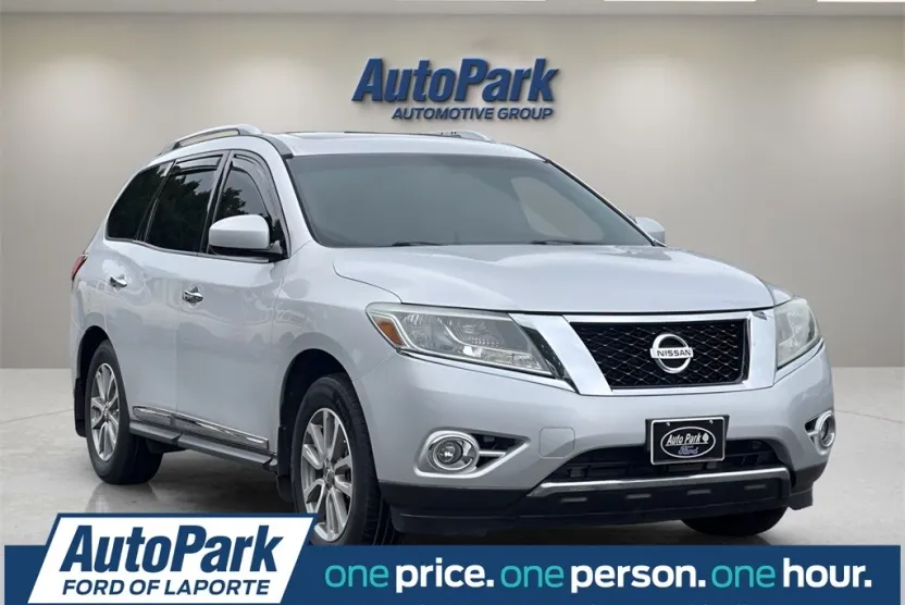 2013 Nissan Pathfinder SL photo 1