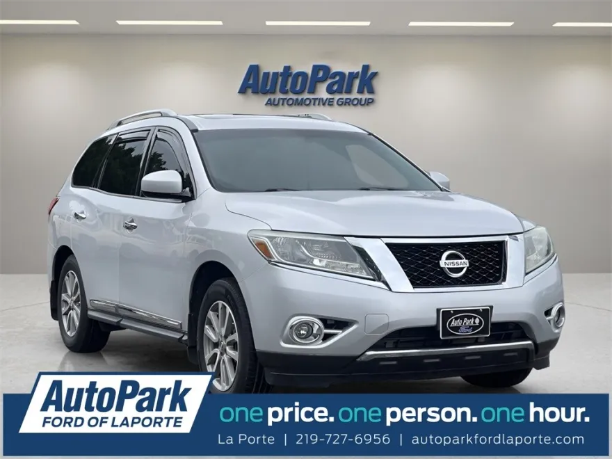 2013 Nissan Pathfinder SL photo 1