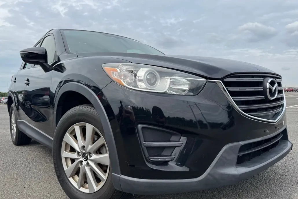 2016 Mazda CX-5 Sport photo 1
