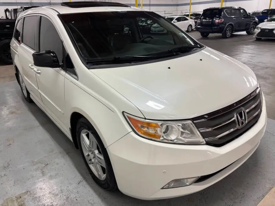 2012 Honda Odyssey Touring photo 1