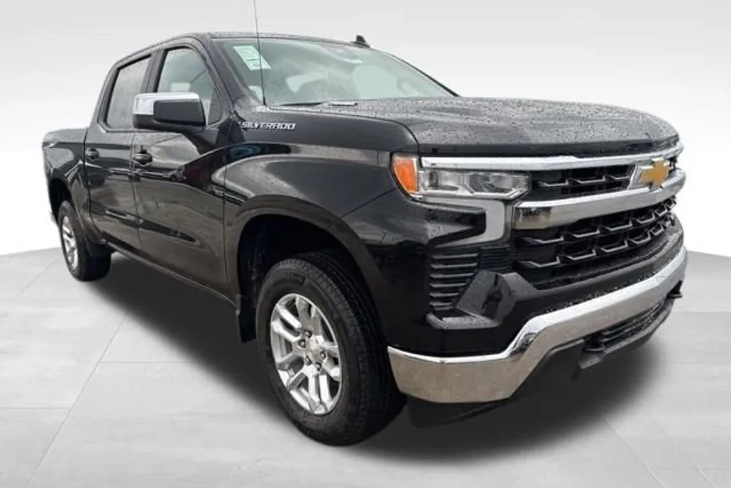 2026 Chevrolet Silverado 1500 LT photo 1