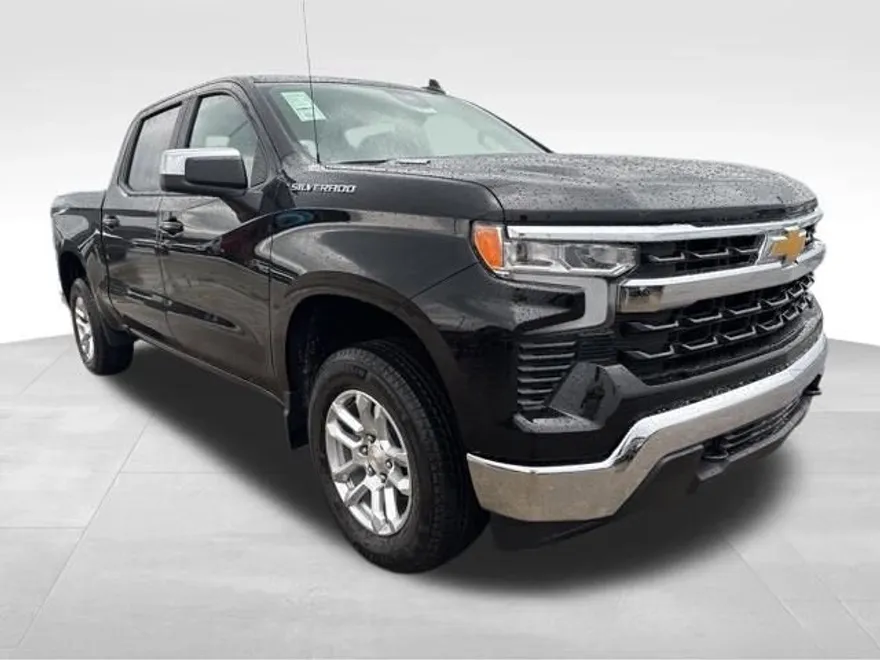 2026 Chevrolet Silverado 1500 LT photo 1