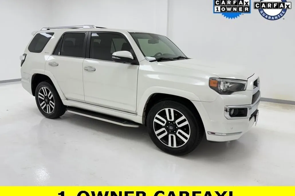 2015 Toyota 4Runner SR5 photo 1