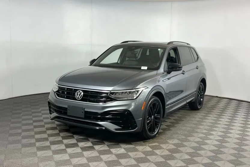 2022 Volkswagen Tiguan SE R-Line Black photo 1