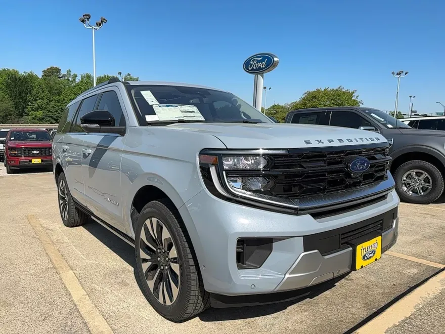 2025 Ford Expedition Platinum photo 1
