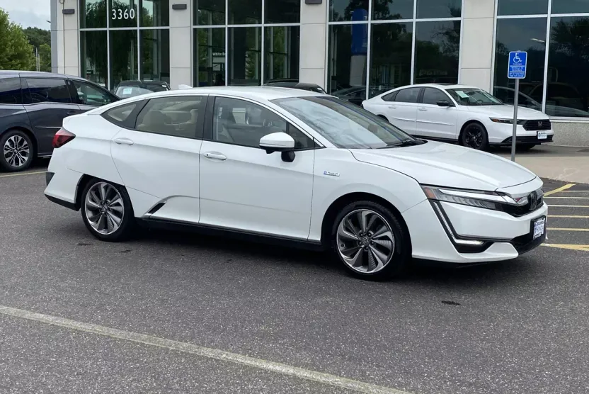 2018 Honda Clarity Plug-In Hybrid Touring photo 1