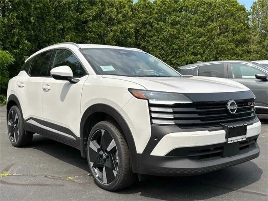 2025 Nissan Kicks SR photo 1