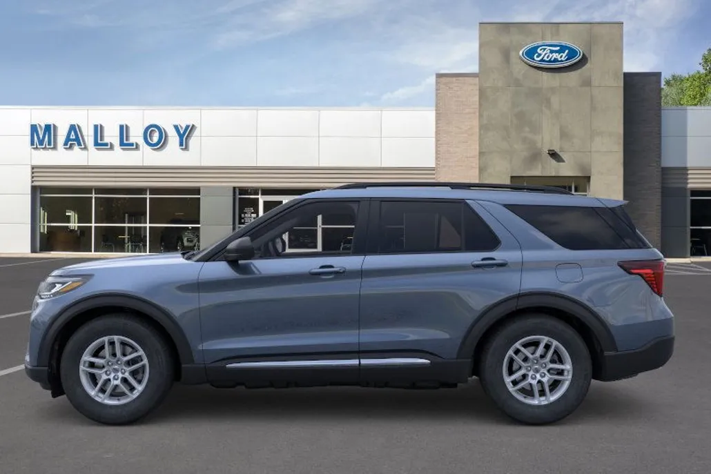 2025 Ford Explorer photo 1