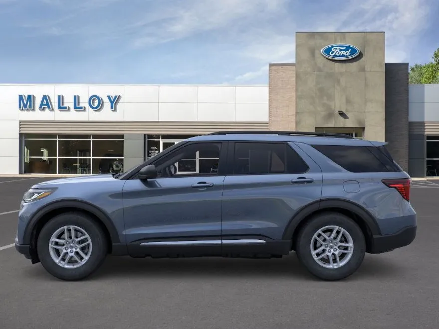 2025 Ford Explorer photo 1