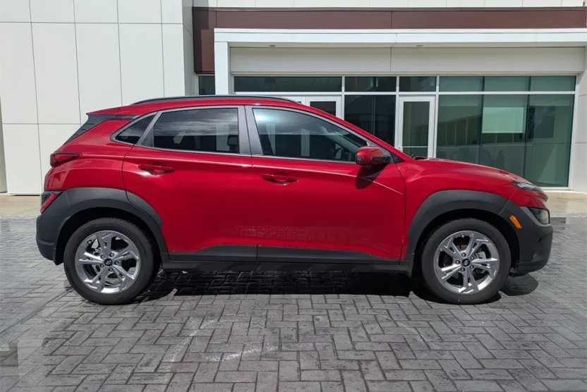 2022 Hyundai Kona SEL photo 1