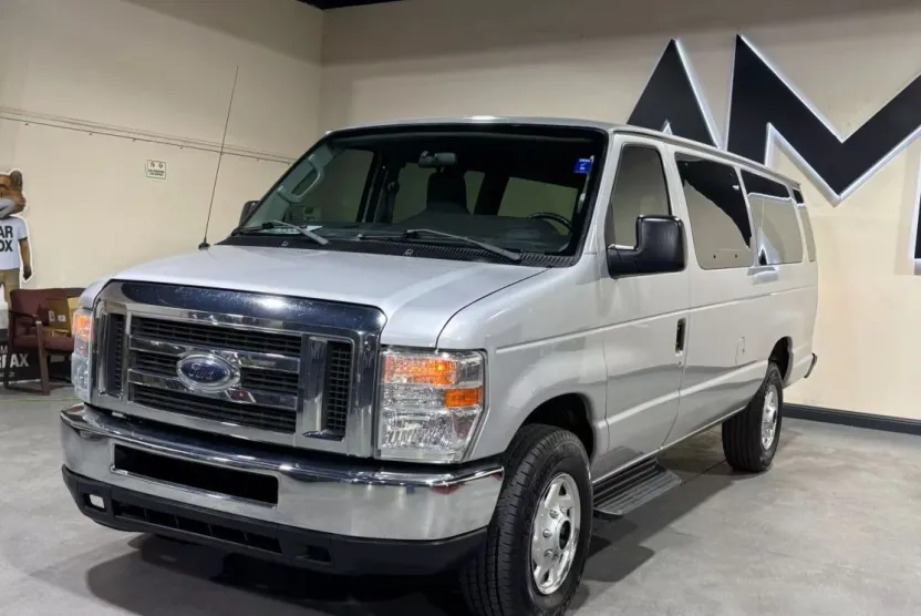 2014 Ford E-350 photo 1