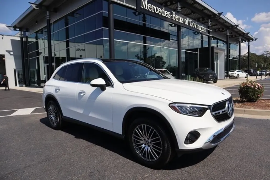 2025 Mercedes Benz GLC 300 photo 1