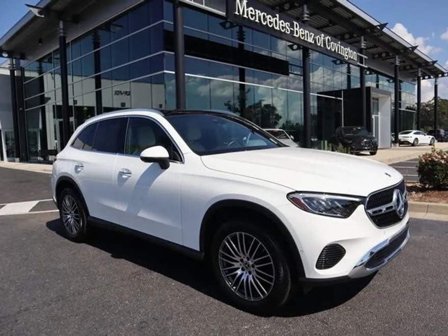2025 Mercedes Benz GLC 300 photo 1